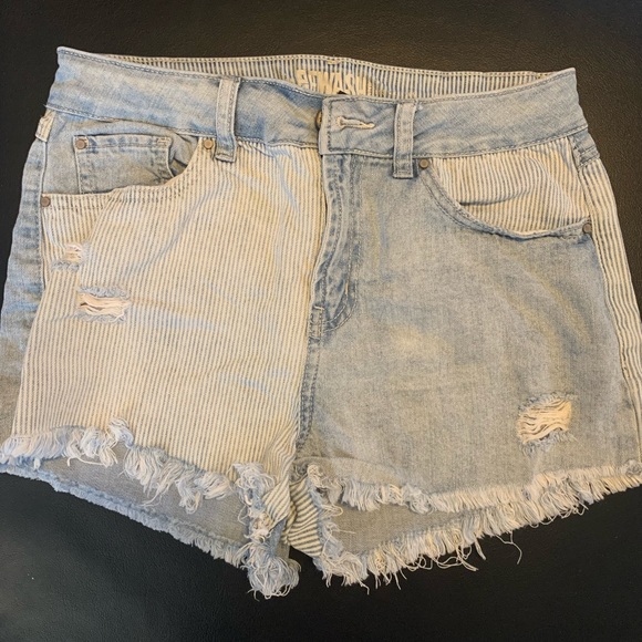 TJ Maxx Rewash Jean Shorts - Picture 1 of 3